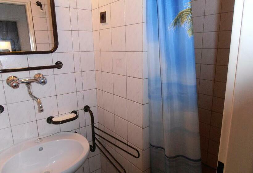 جناح, Penzion U české Koruny