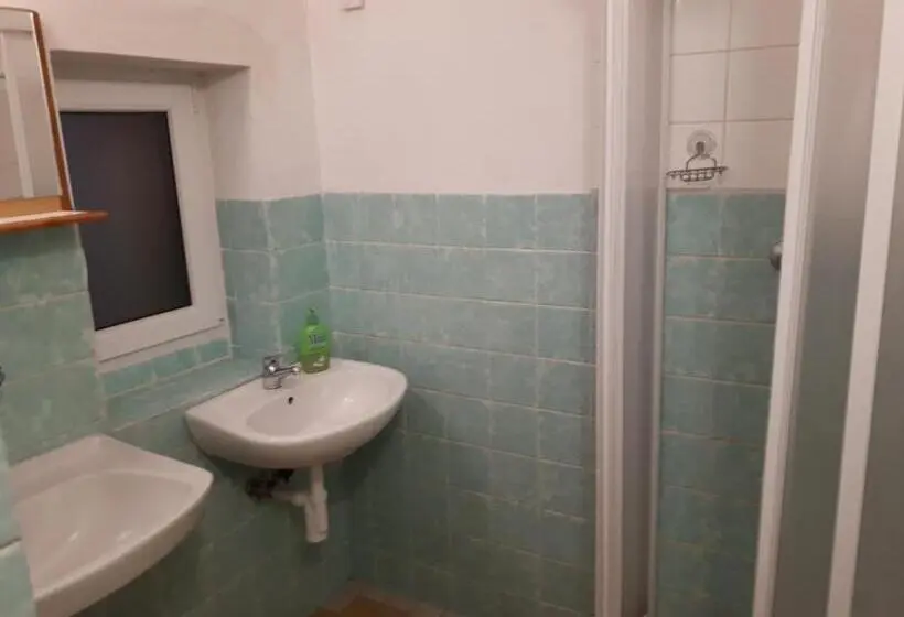 Camera Familiare Bagno Condiviso, Pod Sněžníkem