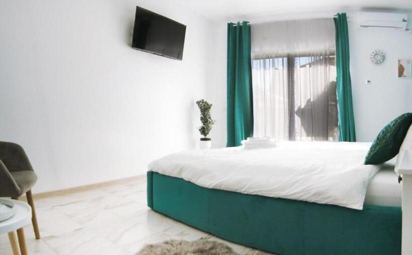 اتاق لوکس, Popas Boutique