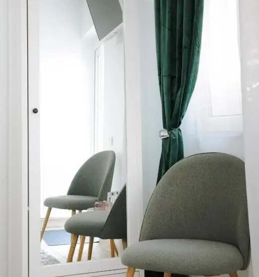 اتاق لوکس, Popas Boutique