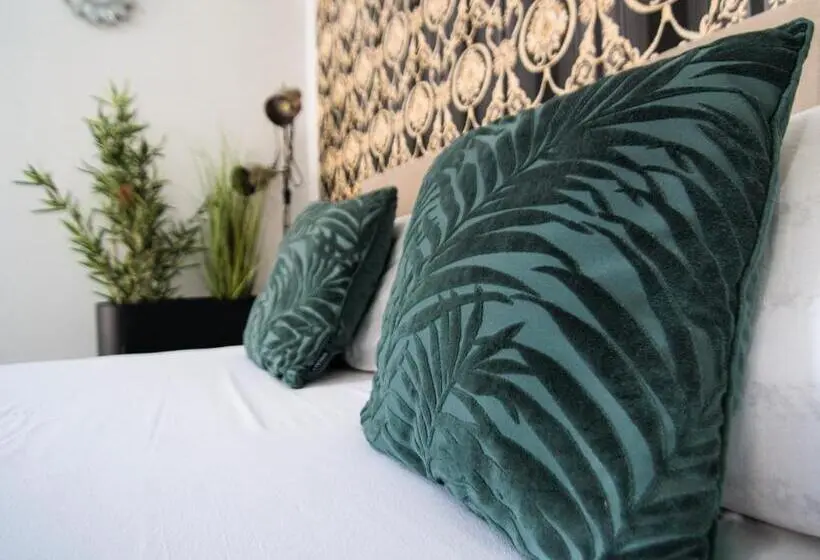 اتاق لوکس, Popas Boutique