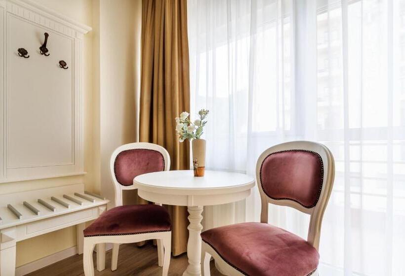 غرفة قياسية ثلاثية مزودة بشرفة, Central   Baile Olanesti