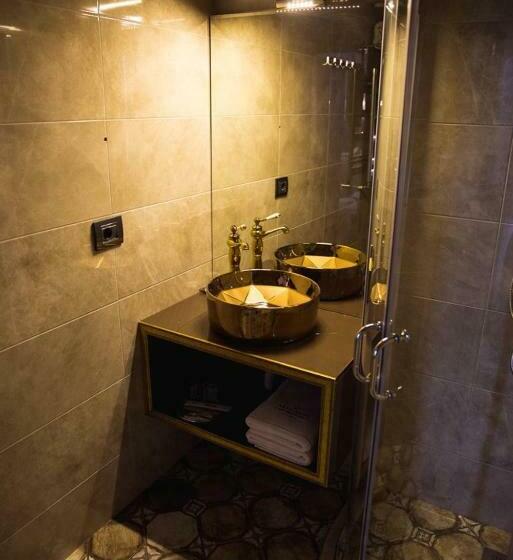 اتاق استاندارد یک نفره, West Shine Boutique