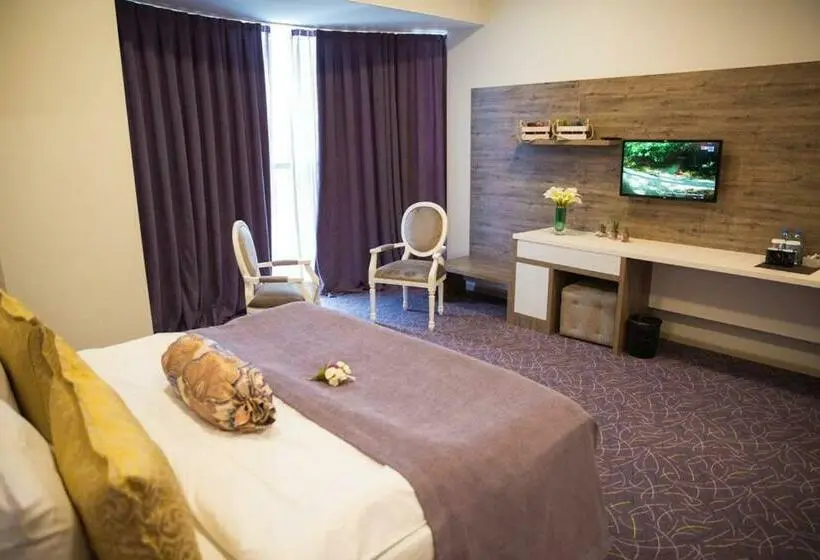 اتاق لوکس, West Shine Boutique