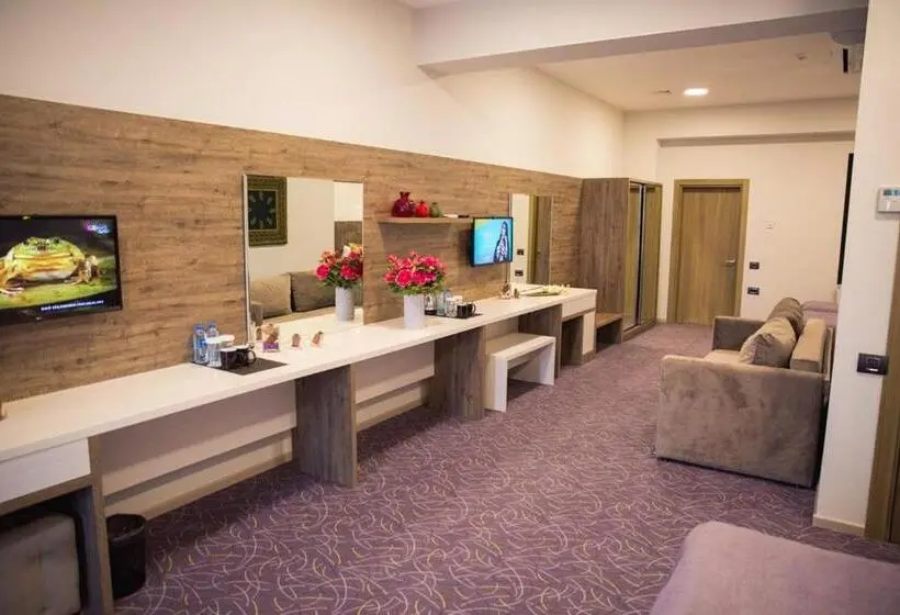 اتاق لوکس چهار تخته, West Shine Boutique