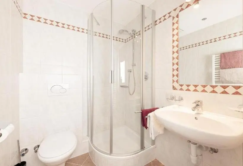 اتاق استاندارد با بالکن, Pension Gulla   Ferienhaus Appartements B&b