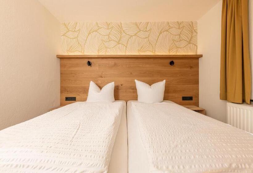Номер Стандарт с Балконом, Pension Gulla   Ferienhaus Appartements B&b