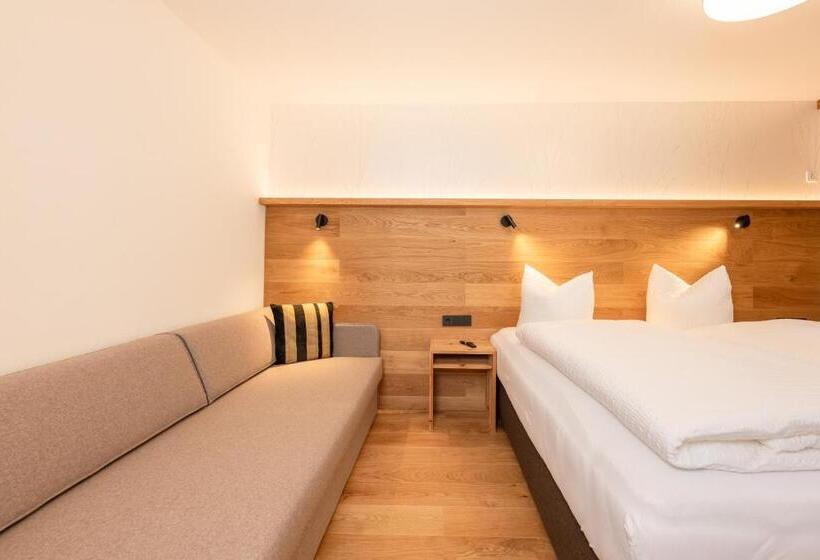 Трехместный Номер Стандарт с Балконом, Pension Gulla   Ferienhaus Appartements B&b