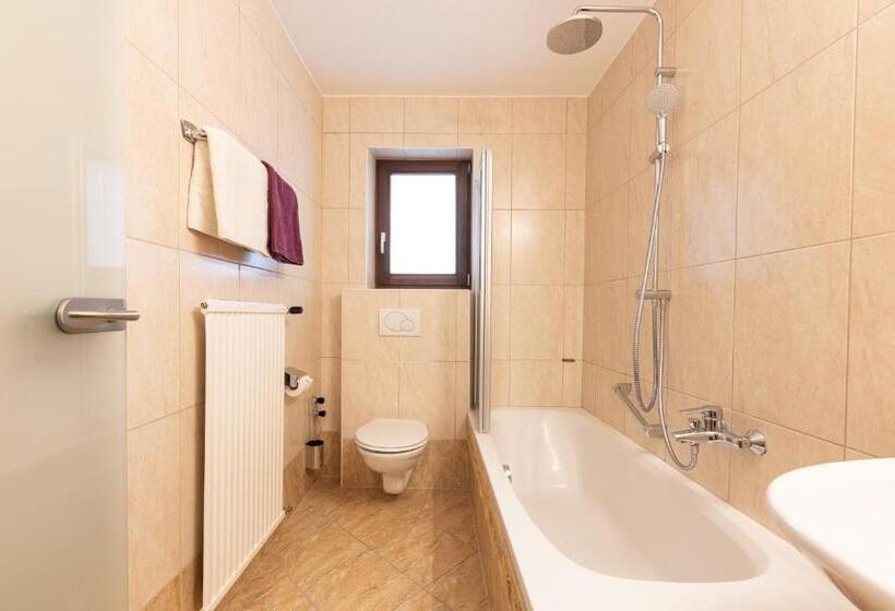 سوییت خانوادگی, Pension Gulla   Ferienhaus Appartements B&b