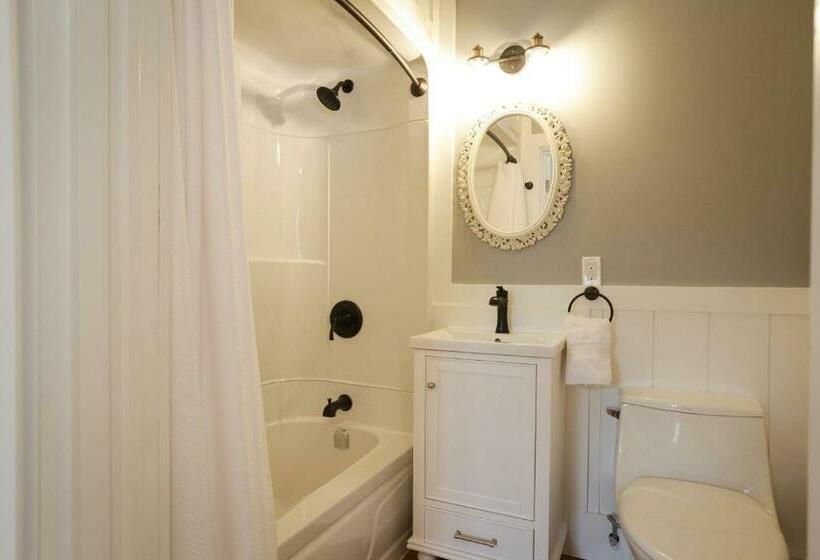 جناح سرير كينج, Jackson S Falls Country Inn