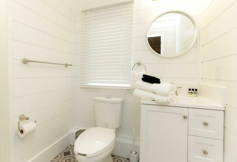 جناح, Jackson S Falls Country Inn