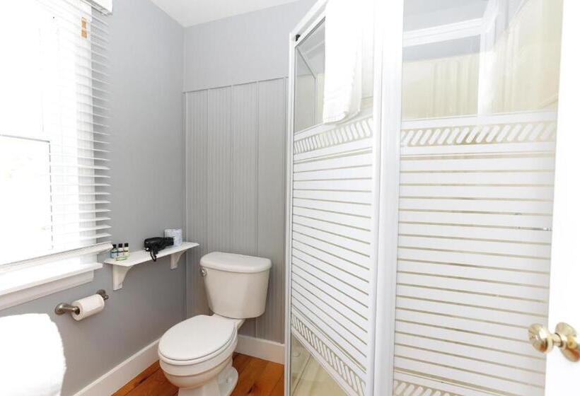 شقة غرفتين, Jackson S Falls Country Inn