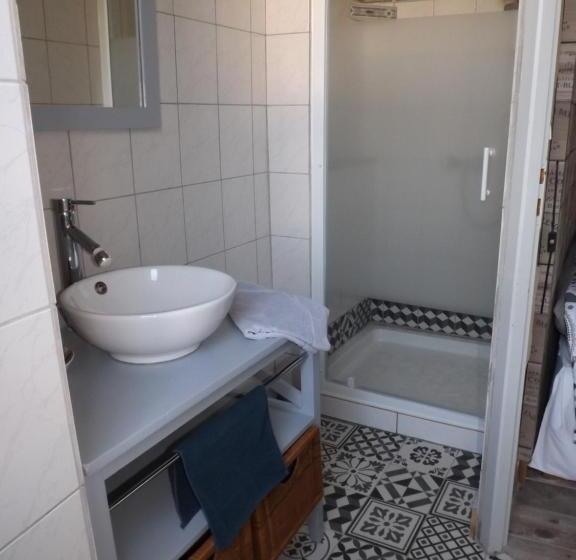 스탠다드 트리플 룸, La Girondine