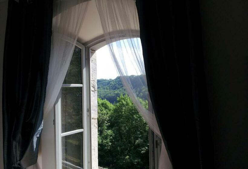 スタンダードルーム, La Tour Charlemagne