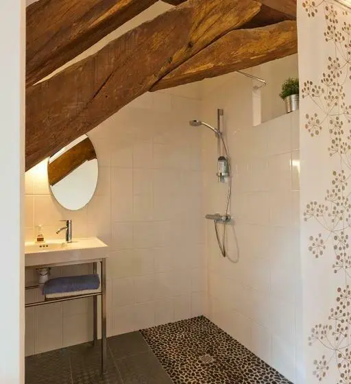 Standard-huone, La Tour Charlemagne