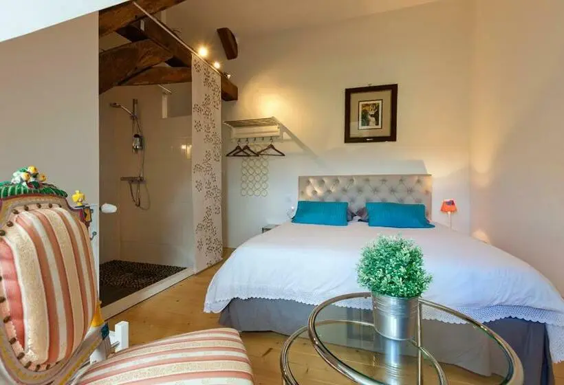 Standard-huone, La Tour Charlemagne