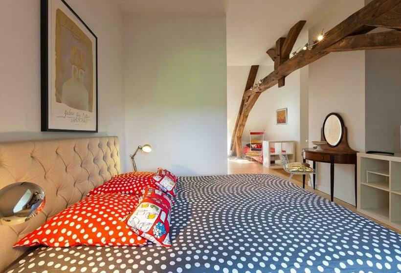 スイート, La Tour Charlemagne