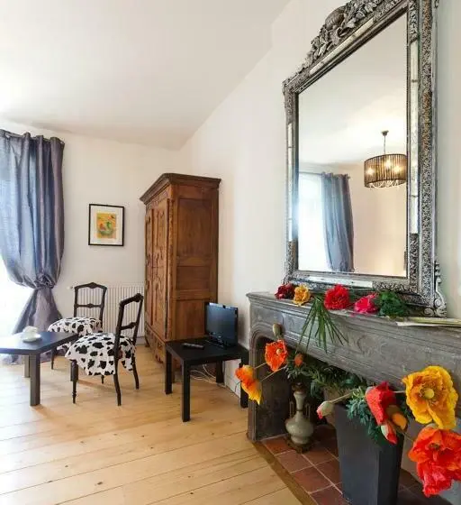 Comfort-huone, La Tour Charlemagne