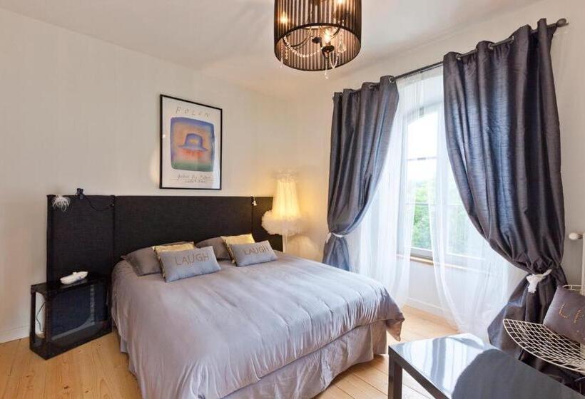 デラックスルーム, La Tour Charlemagne