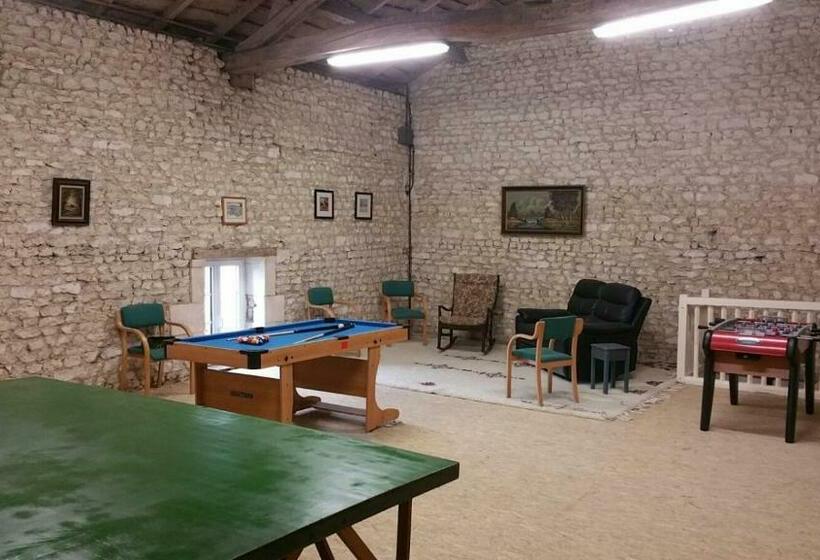 חדר דלוקס, Logis De L Arceau