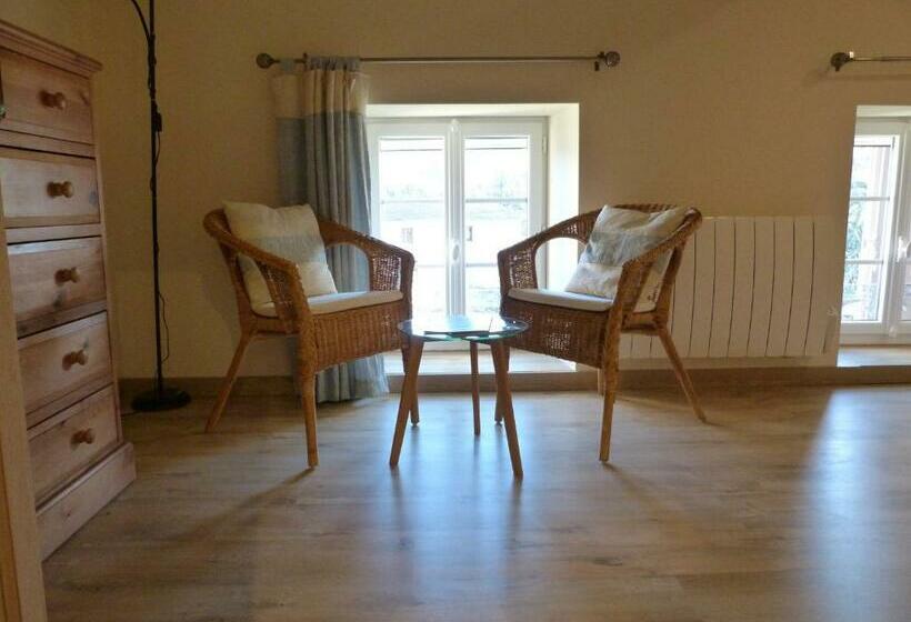 חדר דלוקס, Logis De L Arceau