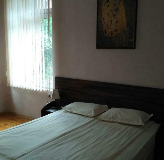 غرفة قياسية, семеен хотел невен