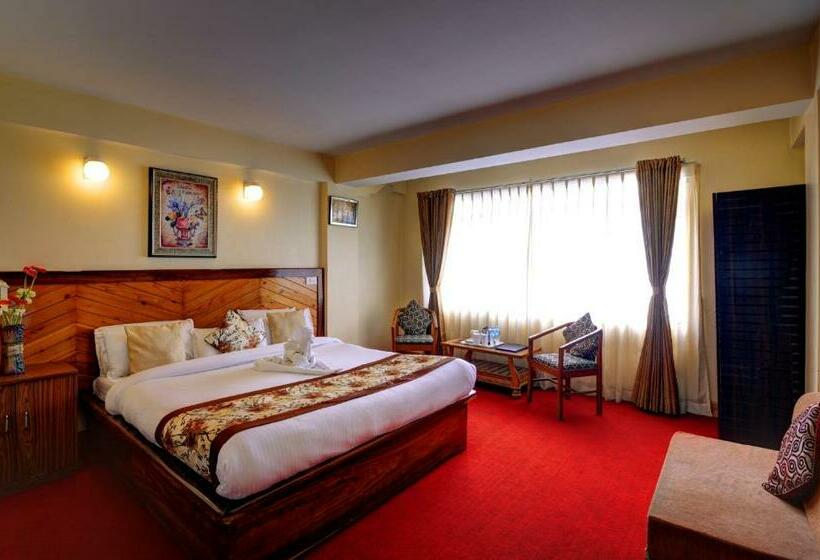 家庭间, Golden Tashi Gakhil Resort