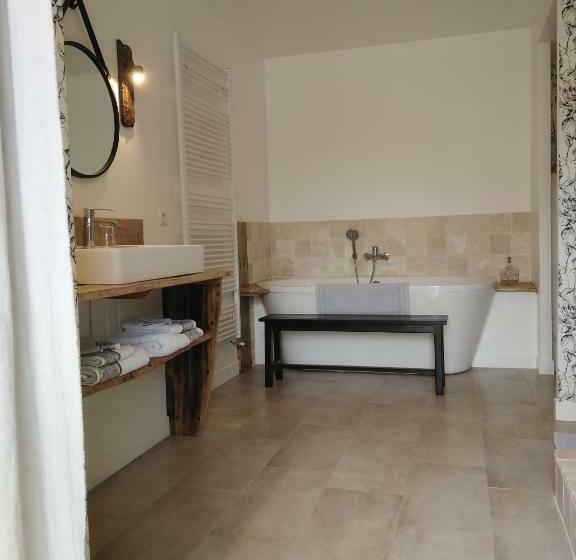 Номер Стандарт Вид на Бассейн, A Deux Pas De St Cirq Lapopie, La Chambre Du Cocher Des Murets De L Isa