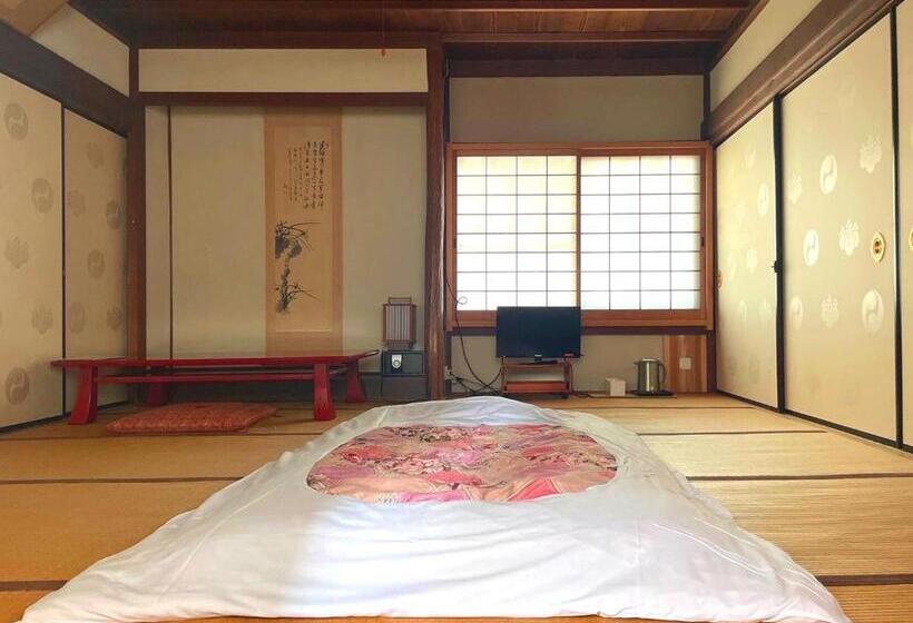 이코노미 트리플 룸, 清浄心院