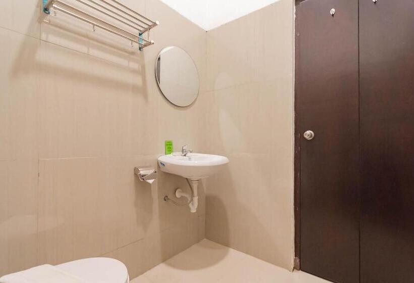 Номер Deluxe, Urbanview Hotel Sagara Bogor