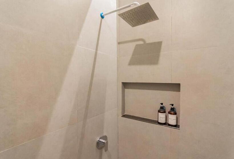 Номер Deluxe, Urbanview Hotel Sagara Bogor