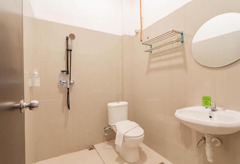 Номер Deluxe, Urbanview Hotel Sagara Bogor