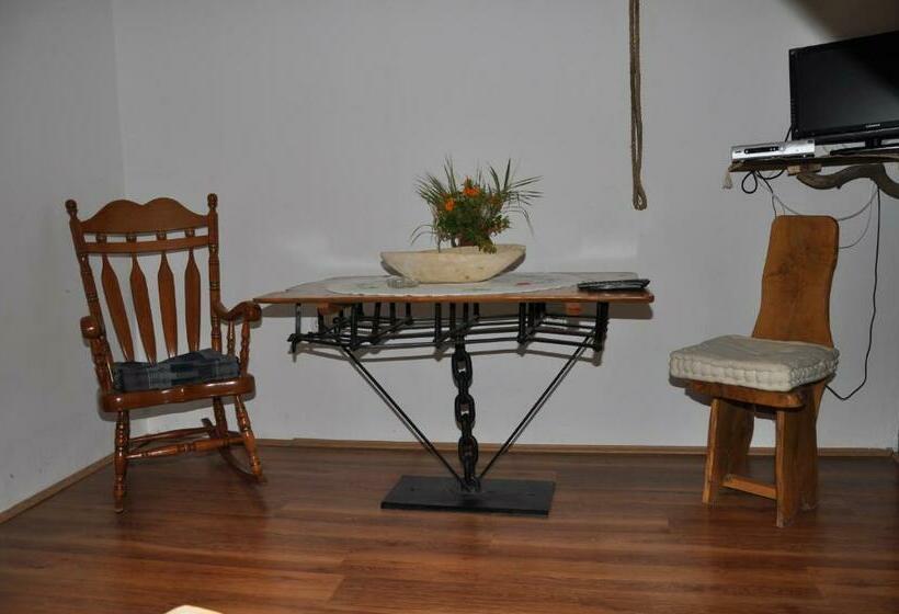 اتاق استاندارد سه نفره, Inn Cakmara