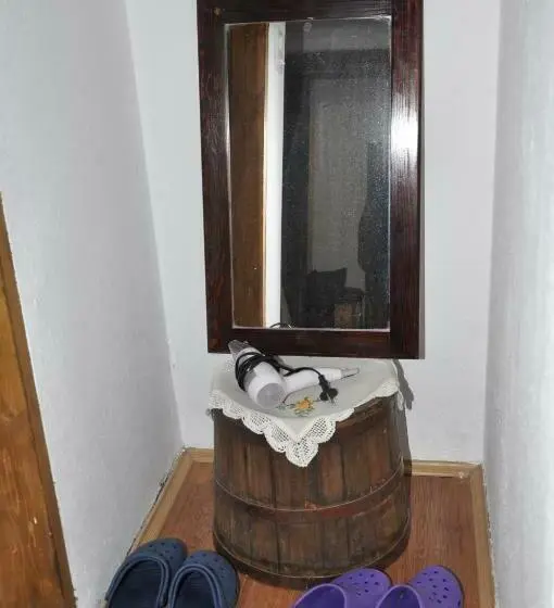 اتاق استاندارد سه نفره, Inn Cakmara