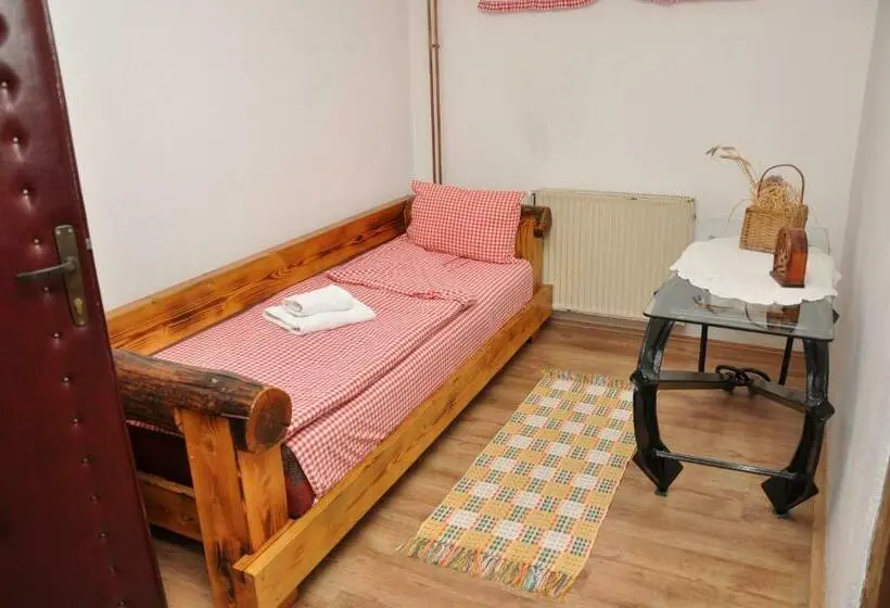 اتاق استاندارد سه نفره, Inn Cakmara