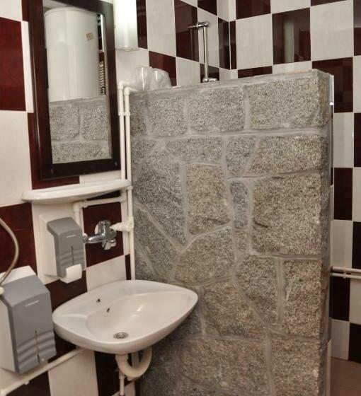 اتاق استاندارد سه نفره, Inn Cakmara