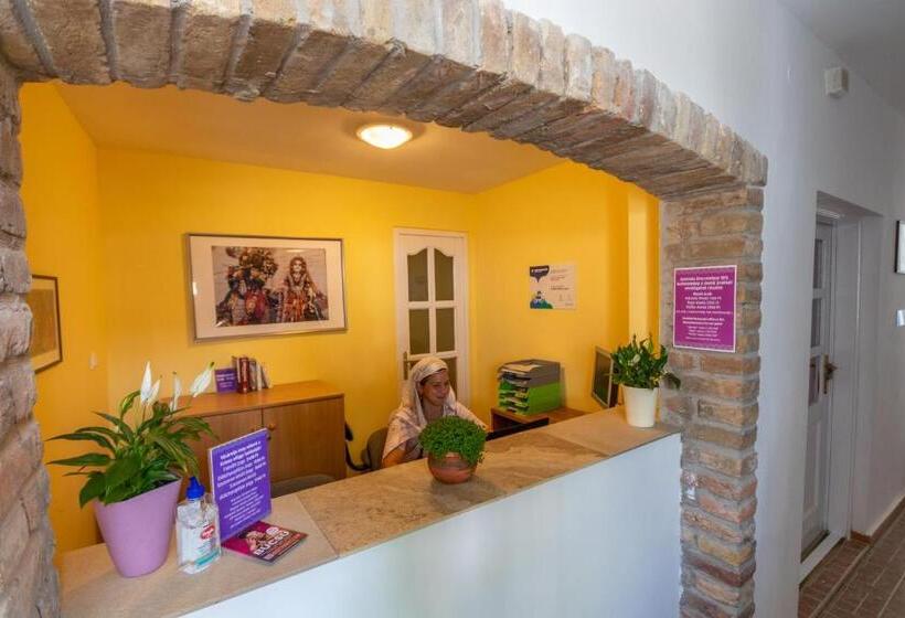 غرفة قياسية حمام مشترك, Kamala Kutir