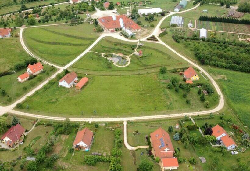 غرفة قياسية حمام مشترك, Kamala Kutir