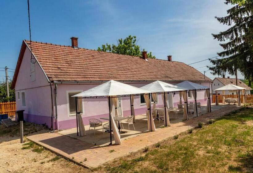 غرفة قياسية حمام مشترك, Kamala Kutir