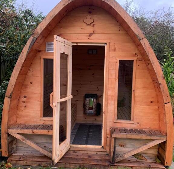 스탠다드 룸, At Marries