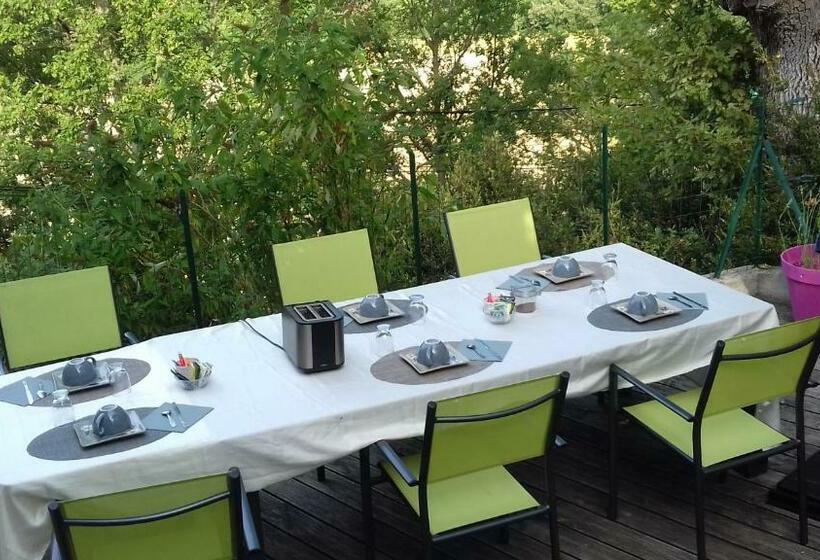 غرفة ديلوكس, La Bouillarde