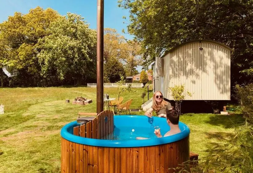シャレー1寝室, Somerleyton Meadows   The Hideaway Hut & Hot Tub