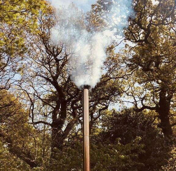 בקתת חדר, Somerleyton Meadows   The Hideaway Hut & Hot Tub