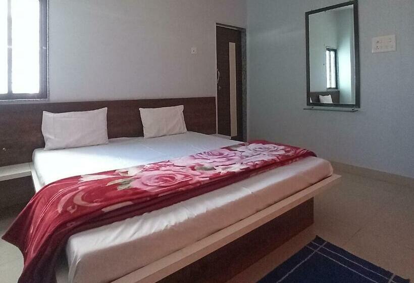 スタンダードルーム, Adiraj Palace And Lodging