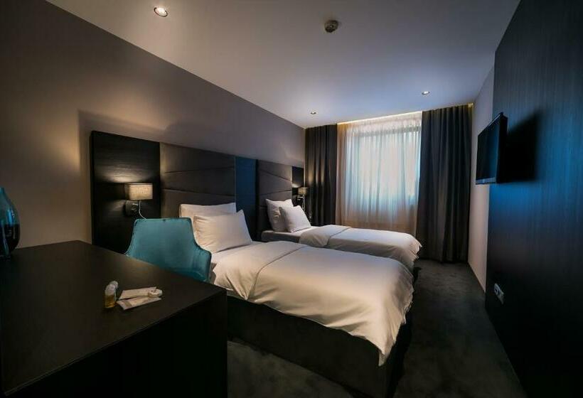 اتاق سوپریور, Bank