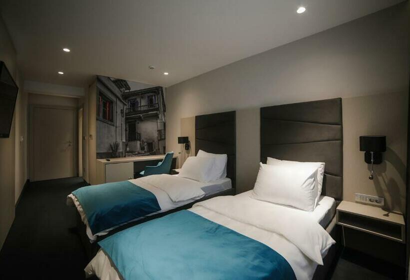 اتاق سوپریور, Bank