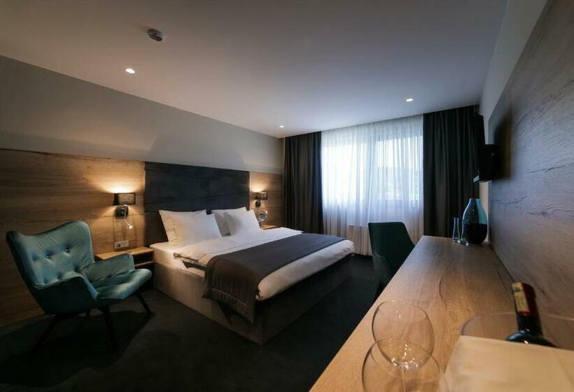 اتاق سوپریور با تخت بزرگ, Bank