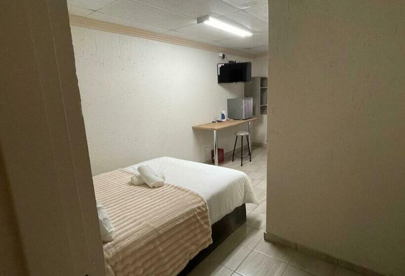 スタンダードルーム, Nite Owl B&b