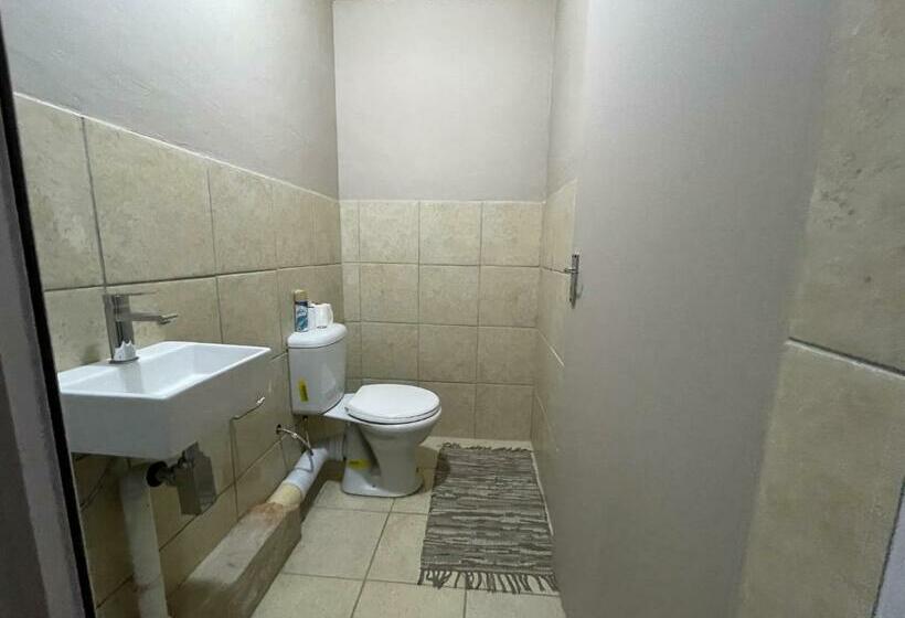 スタンダードルーム, Nite Owl B&b