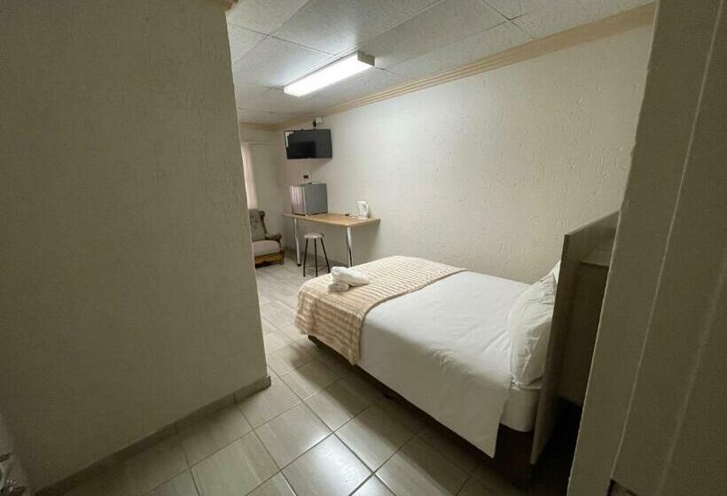 スタンダードルーム, Nite Owl B&b